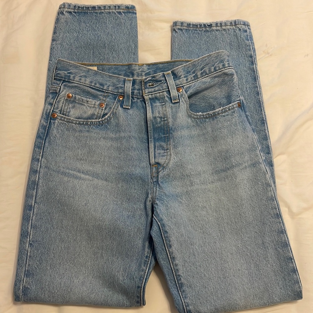 NWT Levi’s 501 straight leg jeans 32” inseam